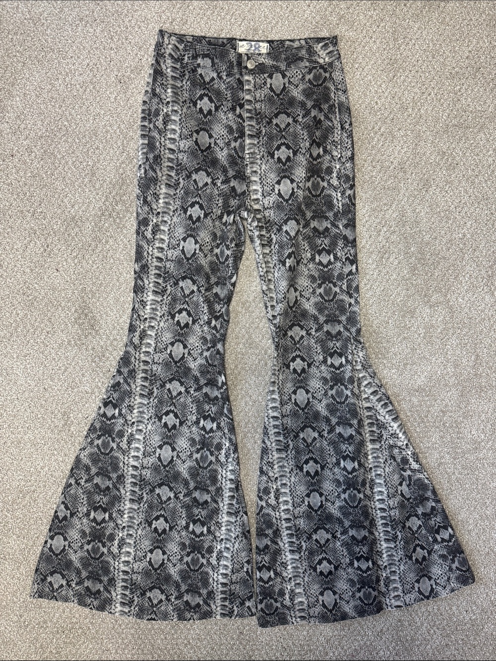Free People We The Free Just Float On Snake-Print Flare Jean Sz 28